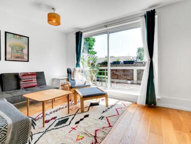 Room for rent in Hyde Village, Greater London