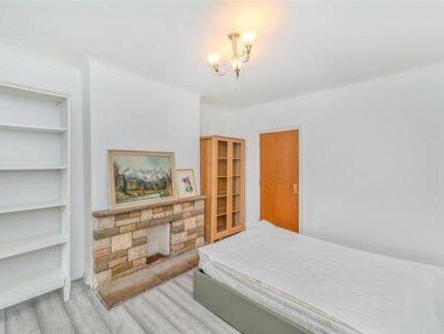 Room for rent in London Borough of Redbridge, Greater London
