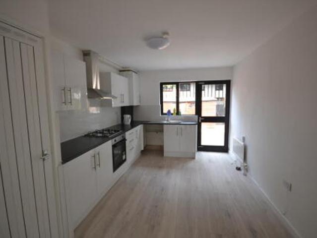 Room for rent in Cyprus, Greater London