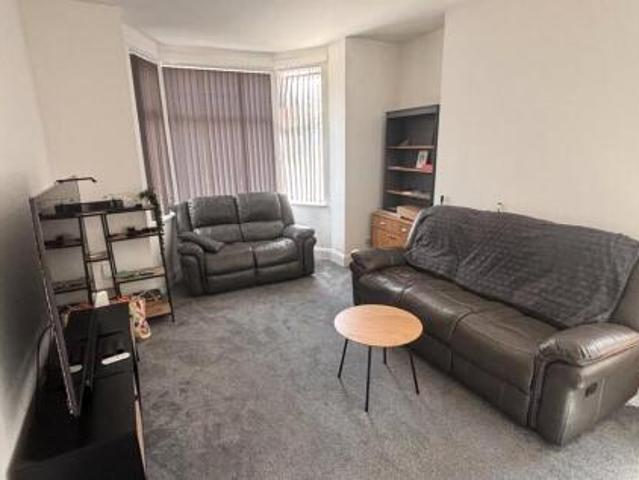 Room for rent in Austhorpe, Leeds