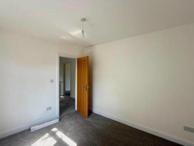 Room for rent in Thornhill Edge, Kirklees