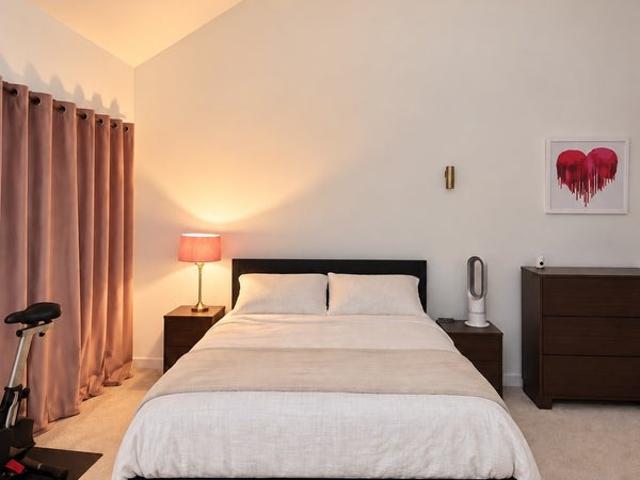 Room for rent in Park Central, Birmingham
