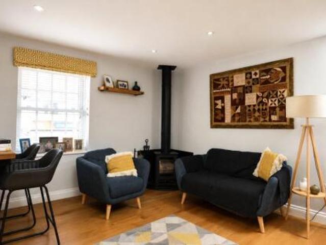 Room for rent in Cherry Orchards, Bristol