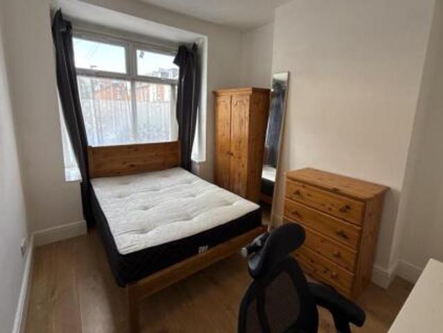 Room for rent in Park Central, Birmingham