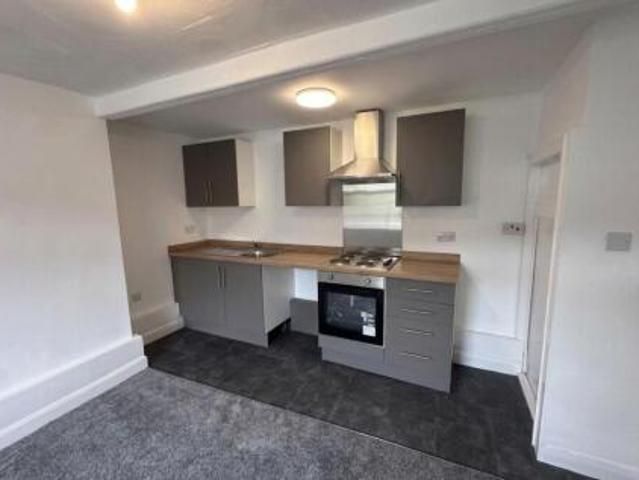 Room for rent in Milnsbridge, Kirklees
