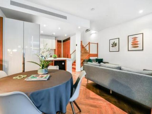 Room for rent in Nine Elms, Greater London