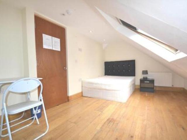 Room for rent in London Borough of Ealing, Greater London