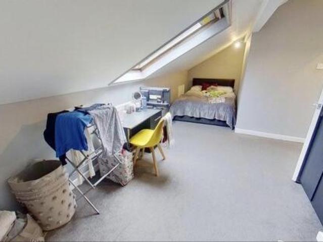 Room for rent in Hyde Park, Leeds