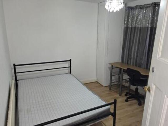 Room for rent in London Borough of Merton, Greater London