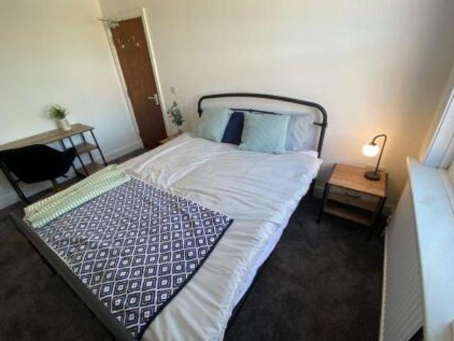 Room for rent in Boston
