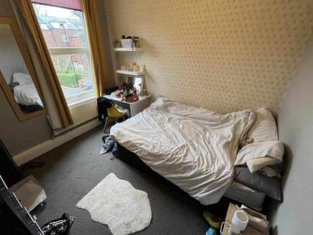 Room for rent in Hyde Park, Leeds