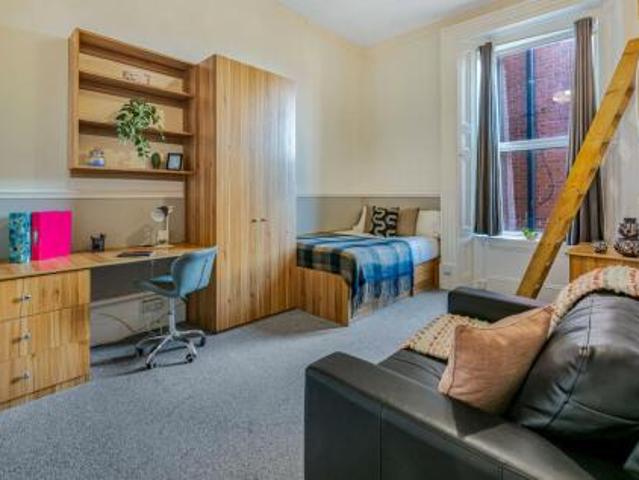 Room for rent in Little Woodhouse, Leeds