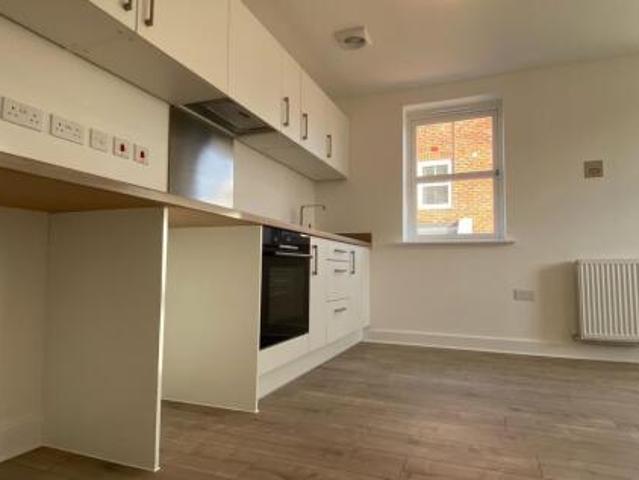 Room for rent in Brooklands, Leeds