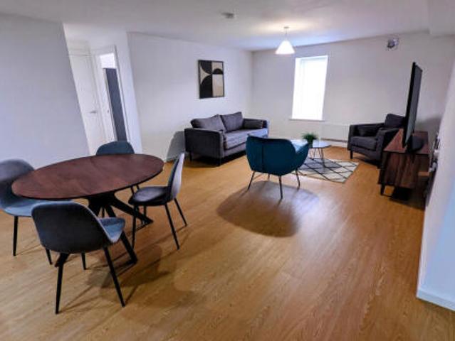 Room for rent in Brianside, Leeds
