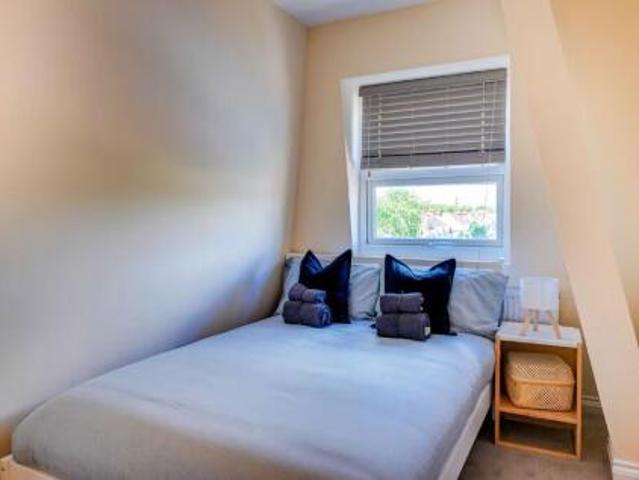 Room for rent in Upper Tooting, Greater London