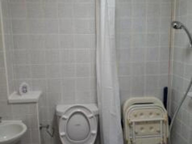 Room for rent in Thorpe-on-the-Hill, Leeds
