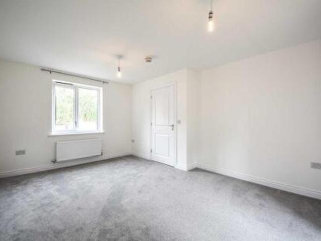 Room for rent in Burrow's Bush, Wellingborough