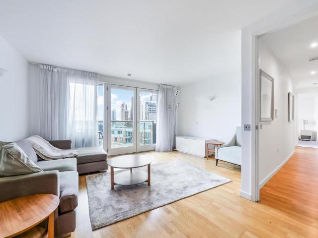 Apartment for rent in New Providence Wharf, Greater London
