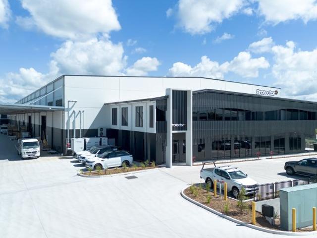 Warehouse for rent in Kings Creek, Queensland