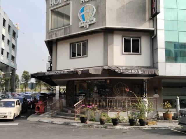 Room for rent in Petaling, Alam Impian