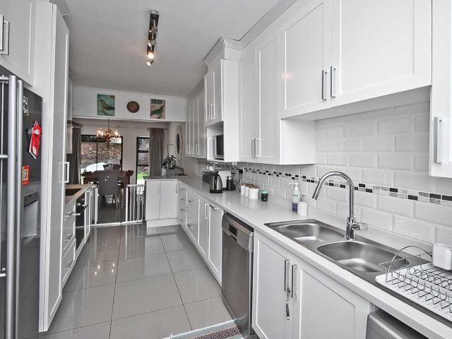 Townhouse for sale in Vosloorus, Gauteng