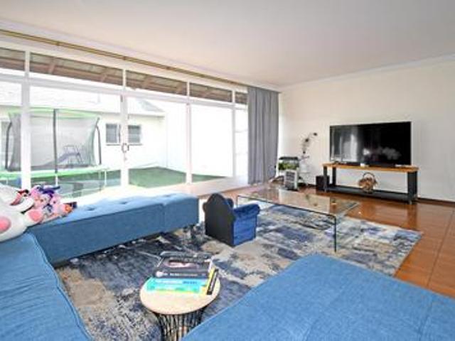 Townhouse for sale in Sandton, Morningside