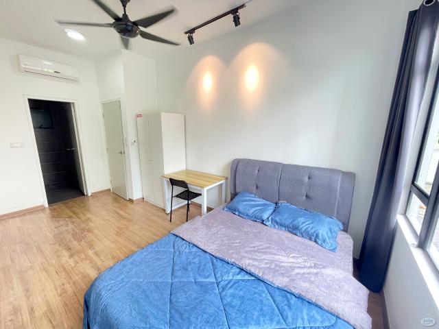 Room for rent in Petaling, Alam Impian