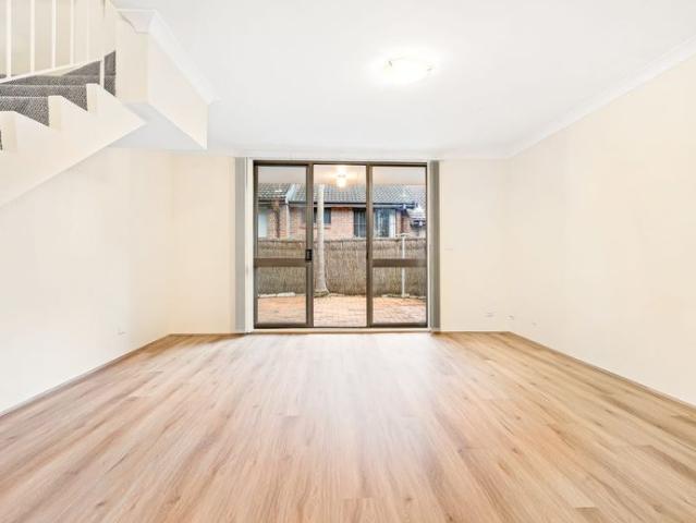 Townhouse for rent in Willoughby, New South Wales
