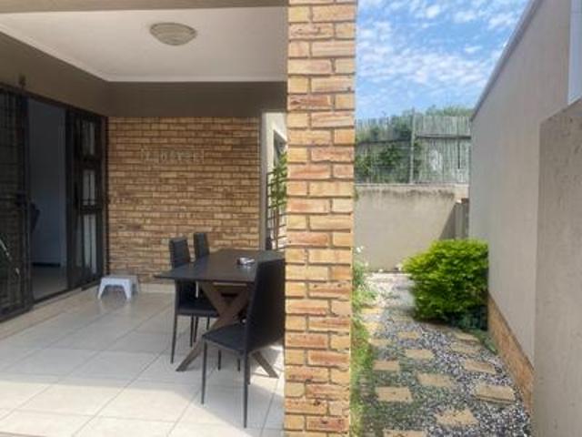 Townhouse for rent in Sandton, Gauteng