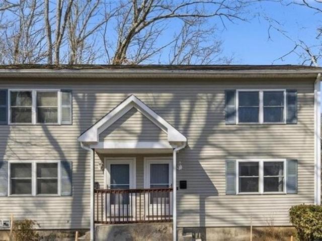 House for sale in Lincoln, Rhode Island
