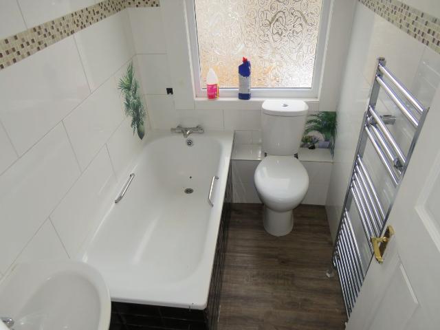 House for rent in New Bedfont, Greater London