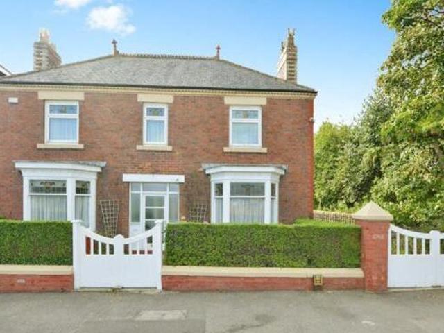 House for sale in Crook