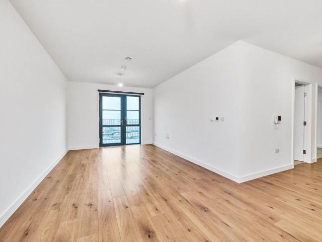 Apartment for rent in Scrattons Farm, Greater London