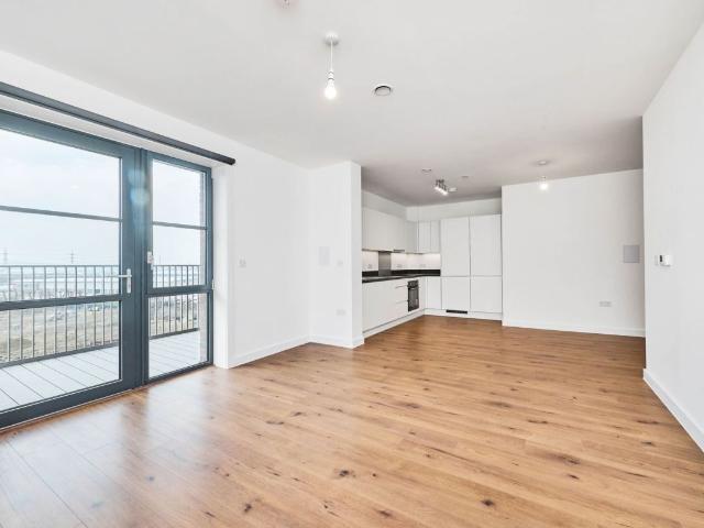 Apartment for rent in Scrattons Farm, Greater London