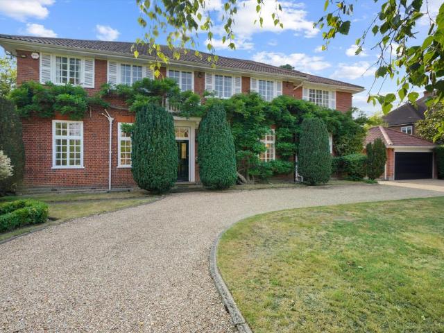 House for rent in Lower Green Esher, Blackhills