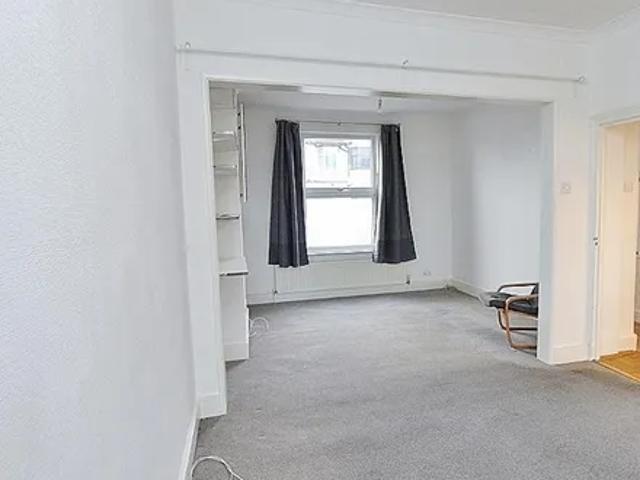 House for rent in Seven Kings, Greater London