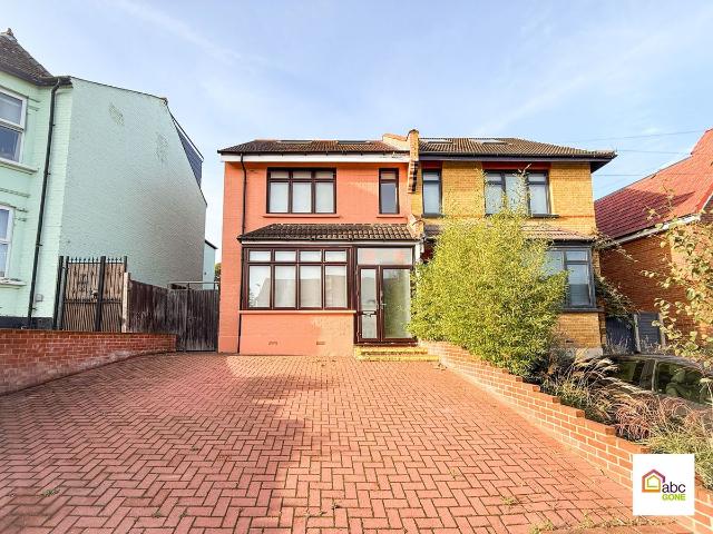 House for rent in London Borough of Bexley, Greater London
