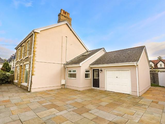 Apartment for rent in Porthcawl, Newton