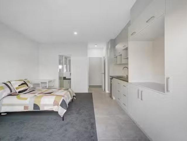 Apartment for rent in Hamlyn Heights, Victoria