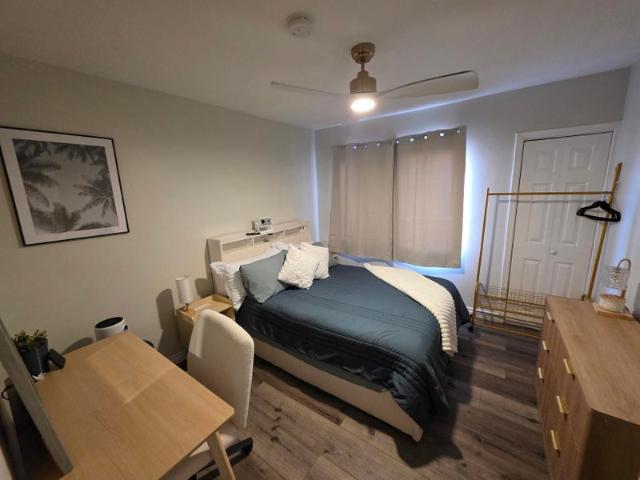 Room for rent in Manchester Square, Los Angeles