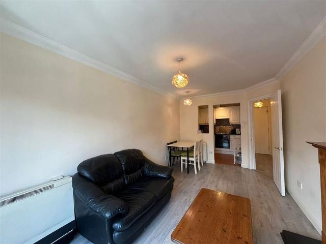 Apartment to rent in Bluebell, North Tipperary