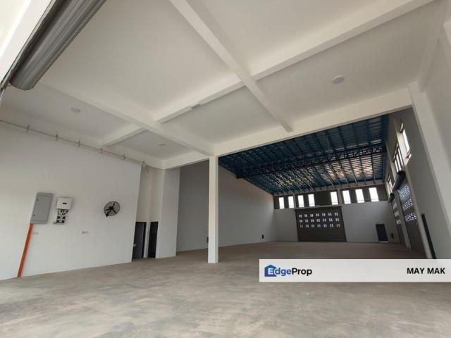 Warehouse for sale in Malaka