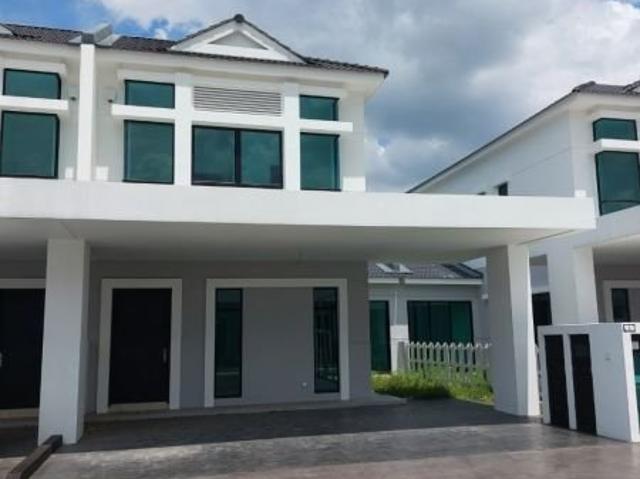 House for sale in Timur Laut