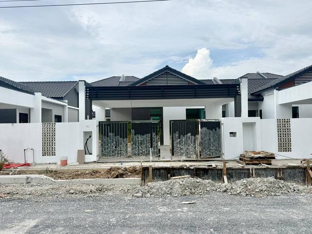 Residential House for sale in Long Miri