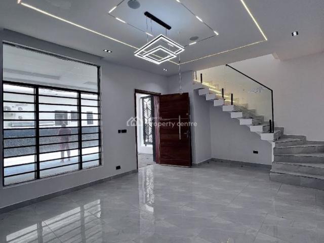 Detached house for sale in Eti Osa, Lagos