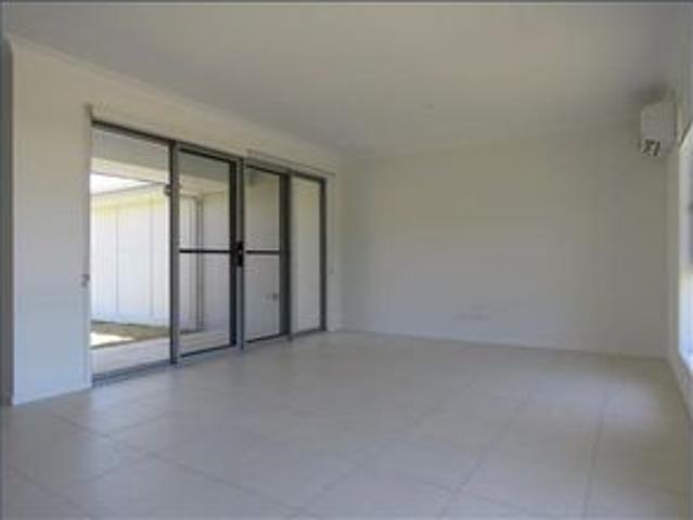 Apartment for rent in Armstrong Beach, Queensland