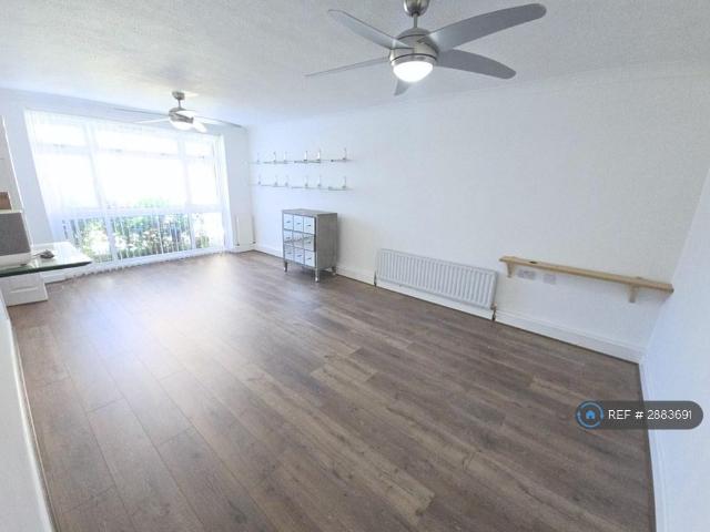Apartment for rent in New Town, Horsham