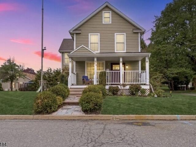 House for sale in Washington, New Jersey