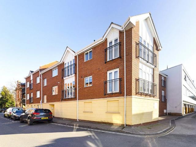 Apartment for rent in Golden Valley, Gloucestershire