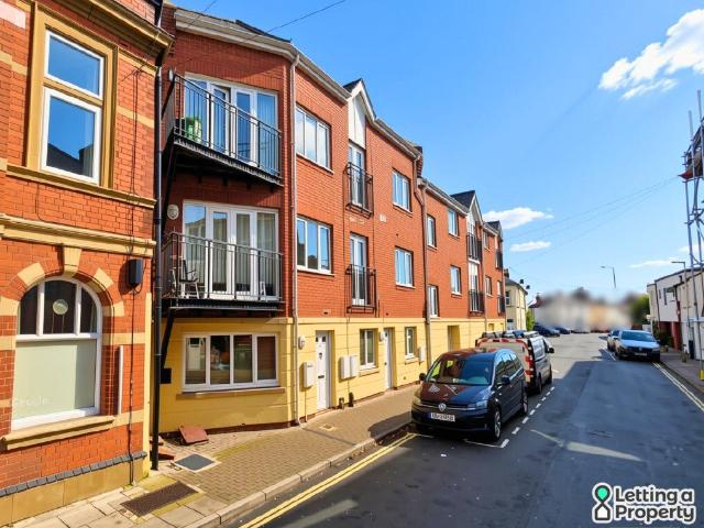 Apartment for rent in Golden Valley, Gloucestershire